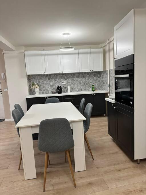 تيميشورا Ultracentral Luxury Apartament المظهر الخارجي الصورة